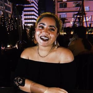 Meet your Posher, Eve